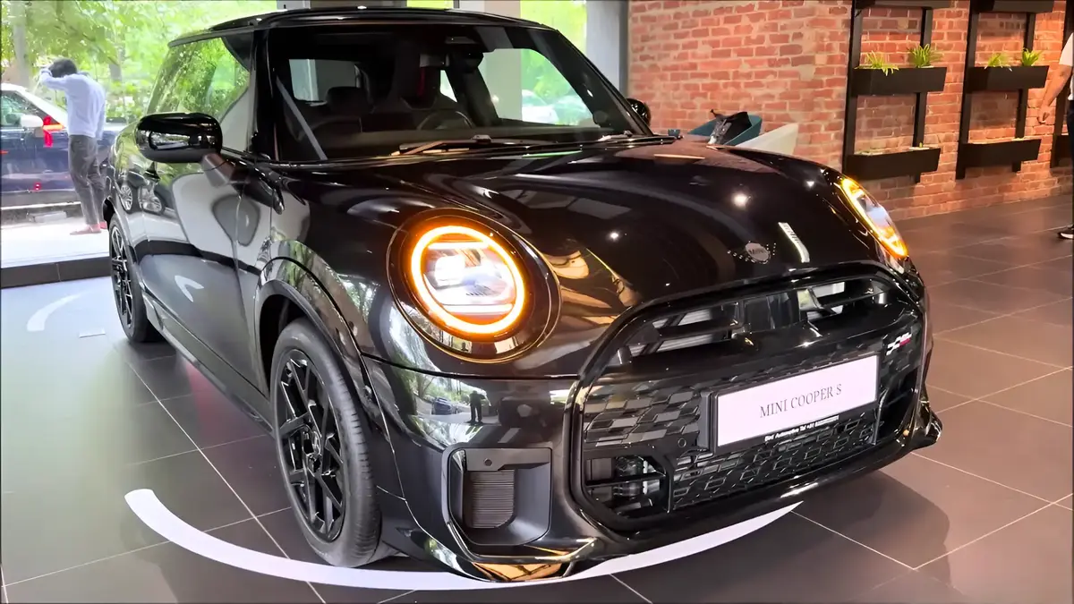 MINI Cooper 2-Door